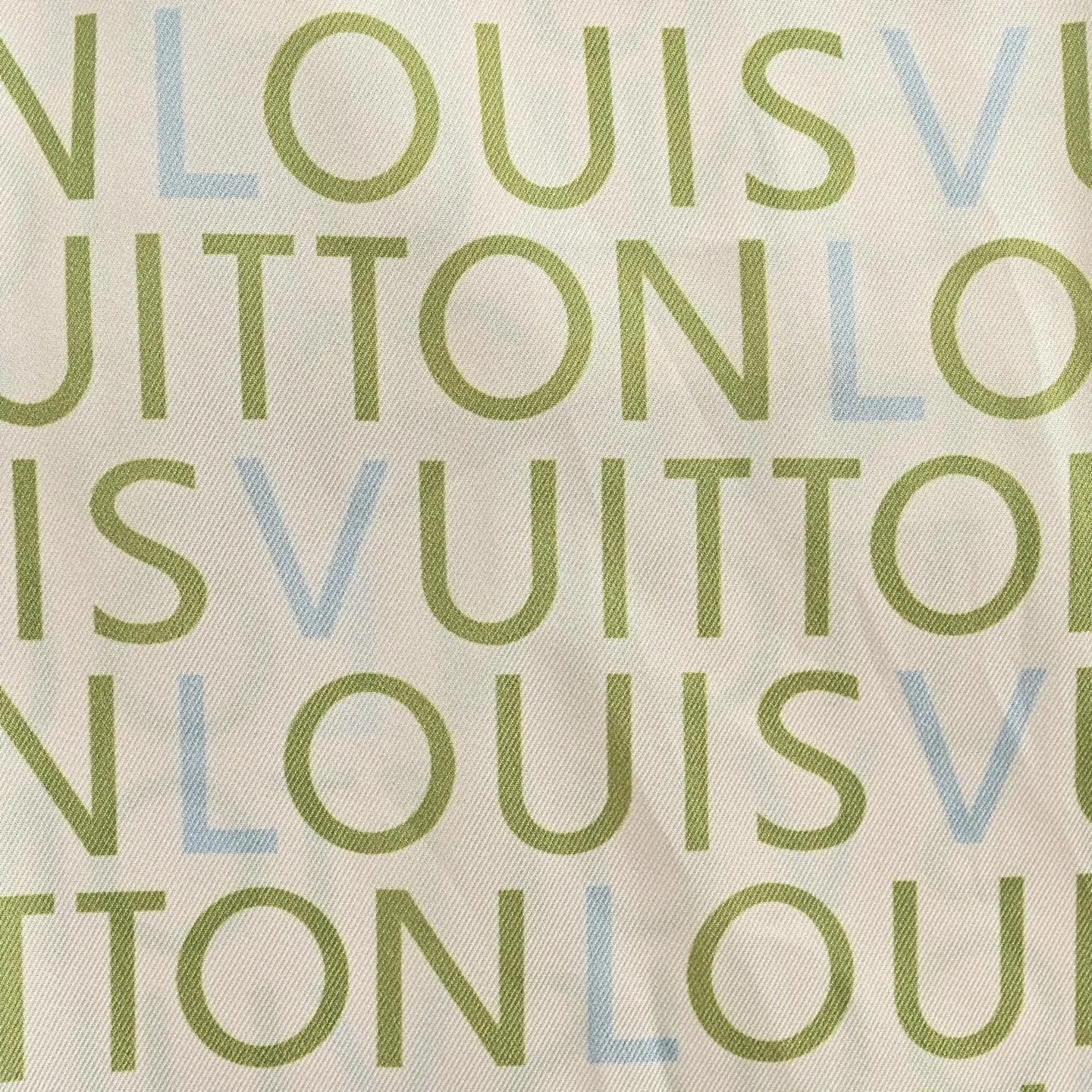 Louis Vuitton/Louis Vuitton all-over lettering suit shorts